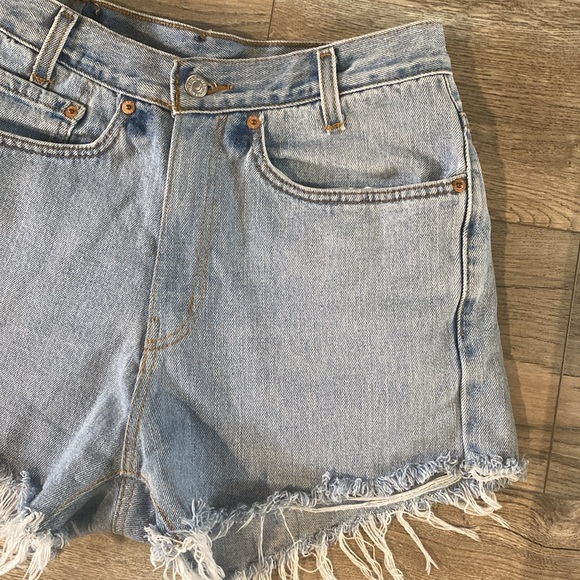 Levi's vintage 505 Blue Jean Shorts with Frayed Hem - Picture 2 of 10